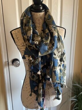Vineyard Vines Camo Scarf
